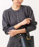 【HANES/ヘインズ】【長めの着丈は気になる腰周りをすっきりカバー】HANES Thermal for HER サーマルヘンリーロンＴ 長袖 無地 シンプル ドロップショルダー リングドット使い ヘムライン チャコールグレー M ❘ジーンズメイト公式オンラインショップ