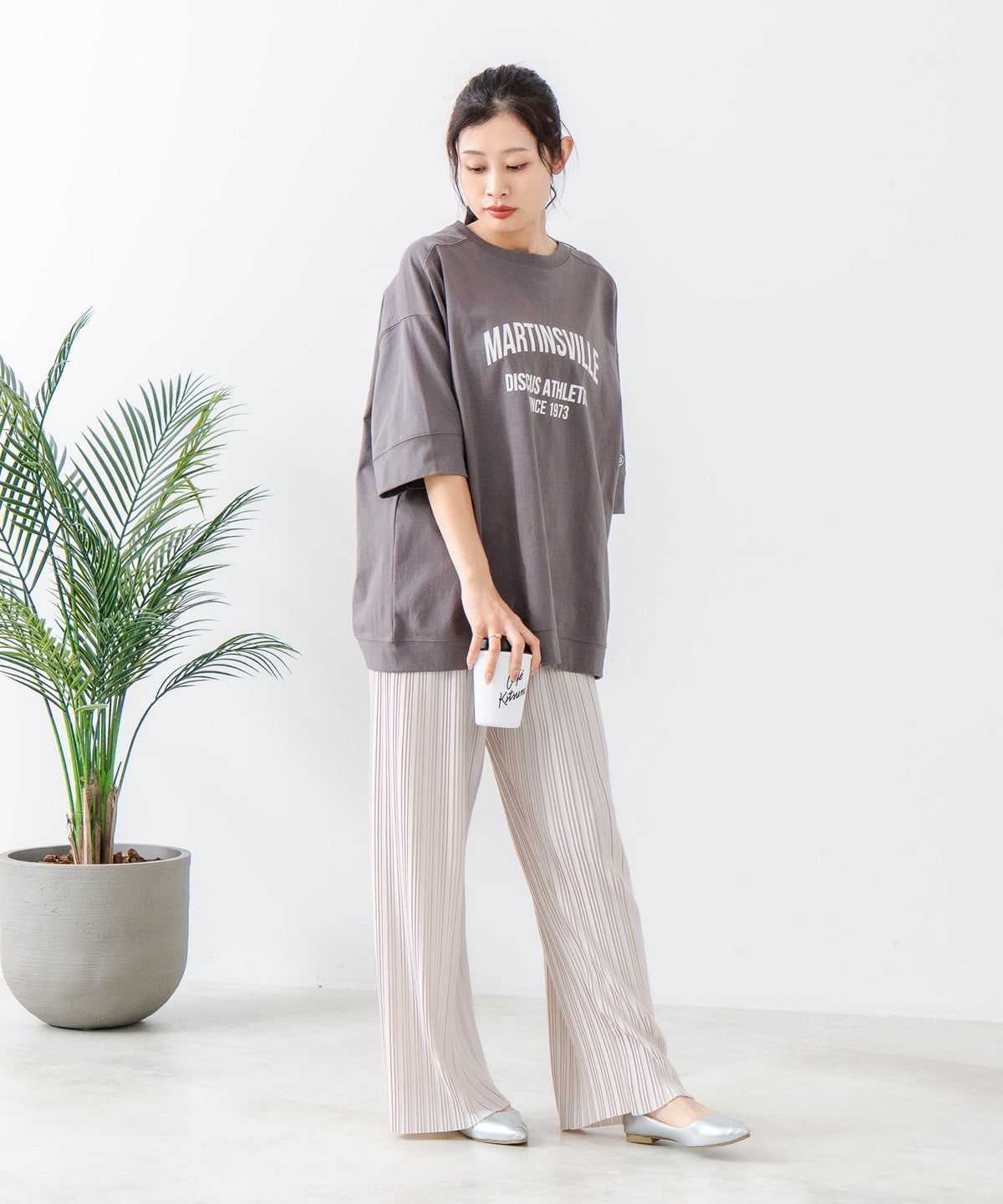 こすたぬ様せんよう DISCUS/ディスカス】ヘビーウェイトロゴBIGTシャツ 程よいルーズ