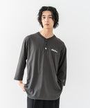 【BRKNHOME/ブロークンホーム】×【ZERO STAIN/ゼロステイン】コラボ ７分袖 ヘンリーネック Ｔシャツ ❘ジーンズメイト公式オンラインショップ