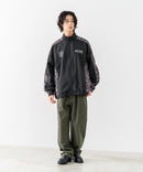 【BRKNHOME/ブロークンホーム】【身幅ゆったり ストレスフリーな着心地】袖総柄ライン 切り替え ナイロンジャケット ノームコア オーバーサイズ スタンドネック ビッグシルエット メンズライク ストリート ユニセックス