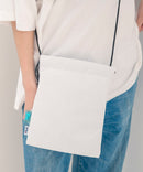 フロント刺繍 ドローストリングミニショルダーバッグ【FILA/フィラ × PEANUTS/ピーナッツ】