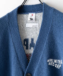 【UNIIT × RED CAP GIRL】 バック イラスト ジャガード ニット Vネック カーディガン