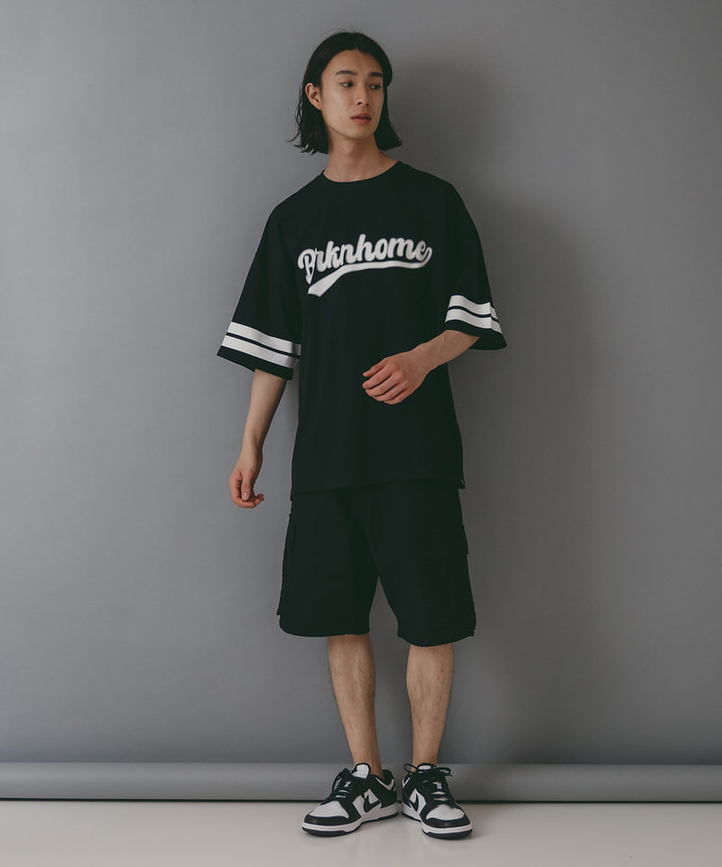 【brknhome/ブロークンホーム】袖ライン ベースボールロゴ Tシャツ