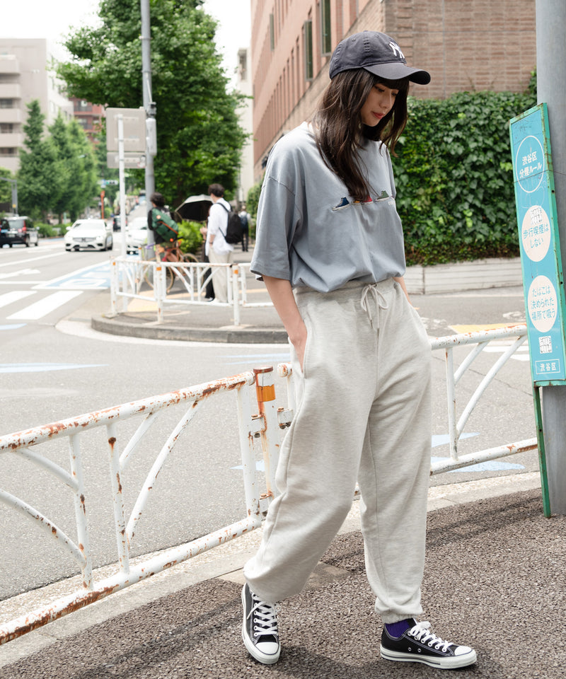 シューズ 柄 刺繍 Tシャツ
